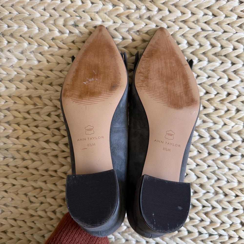 Ann Taylor Kiltie Suede Block Heel Grey Pumps Women’s Size 8.5 - Picture 7 of 11